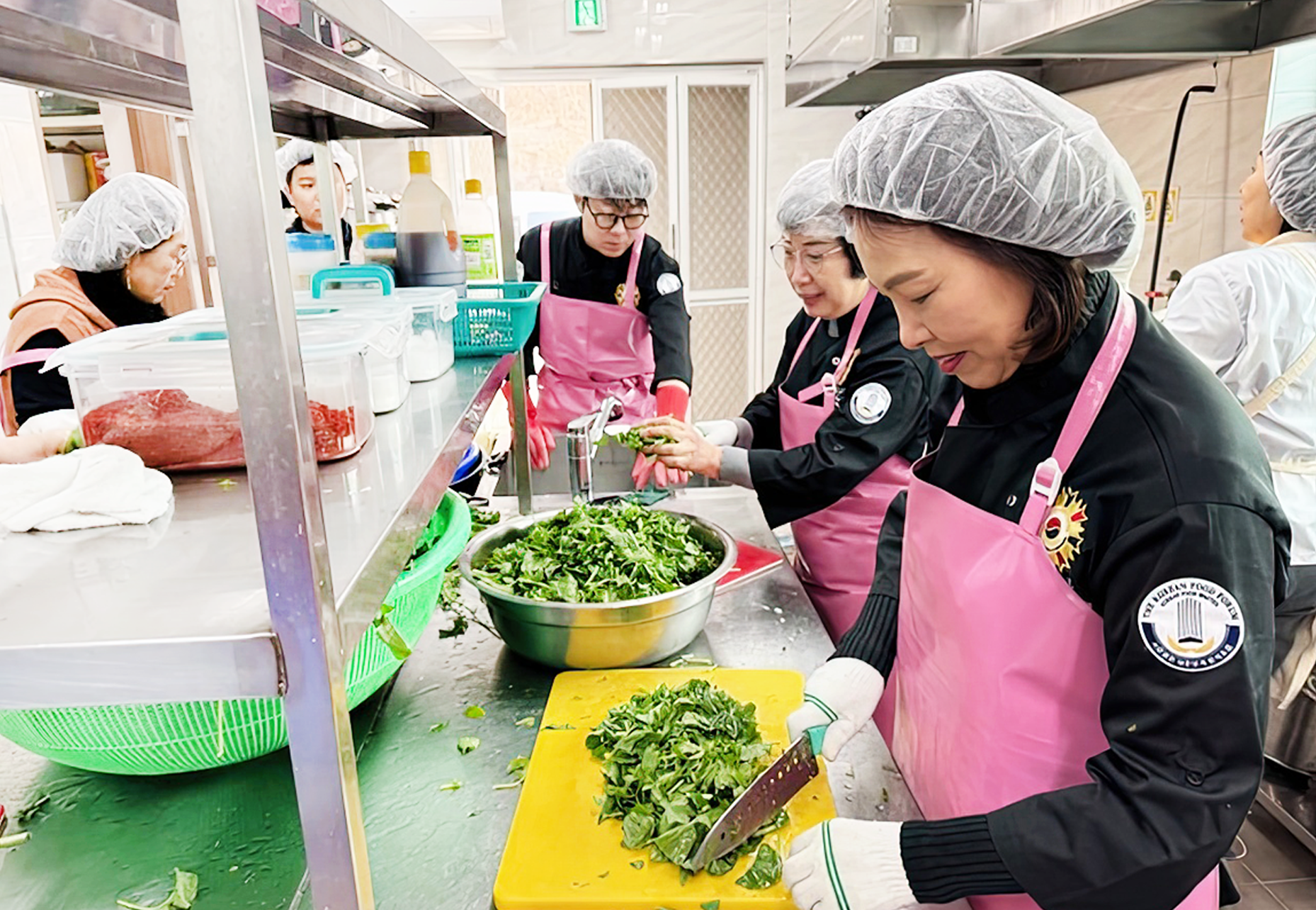 구미 한식대가들, 떡국 나눔 봉사활동으로 이웃 사랑 실천 썸네일